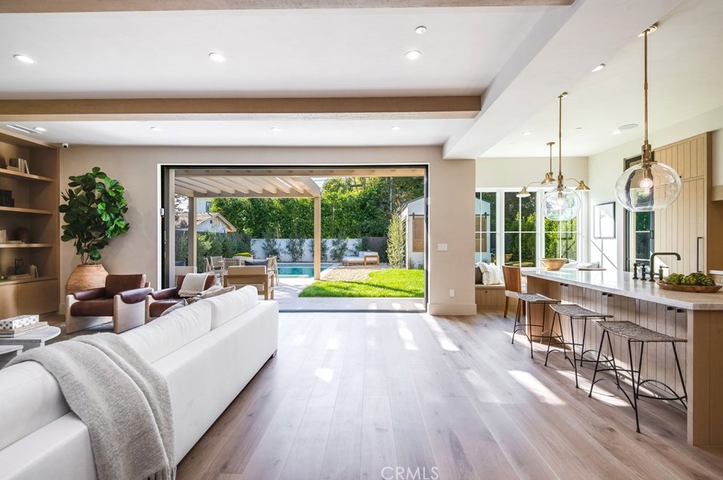 4243 Beeman Ave, North Hollywood CA  91604-1519 exterior