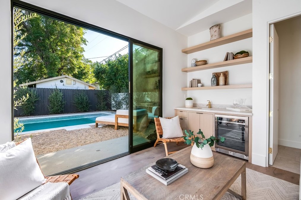 4243 Beeman Ave, North Hollywood CA  91604-1519 exterior