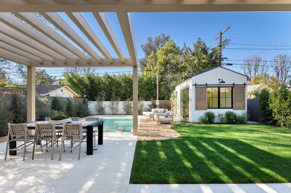 4243 Beeman Ave, North Hollywood CA  91604-1519 exterior