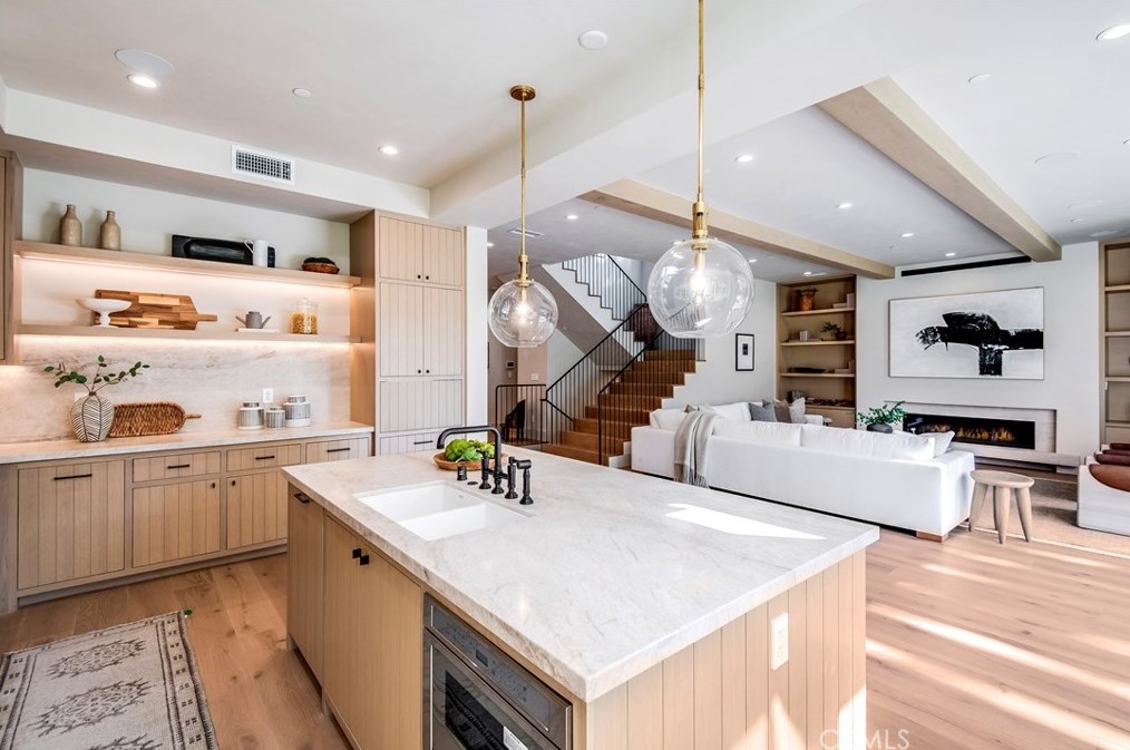 4243 Beeman Ave, North Hollywood CA  91604-1519 exterior