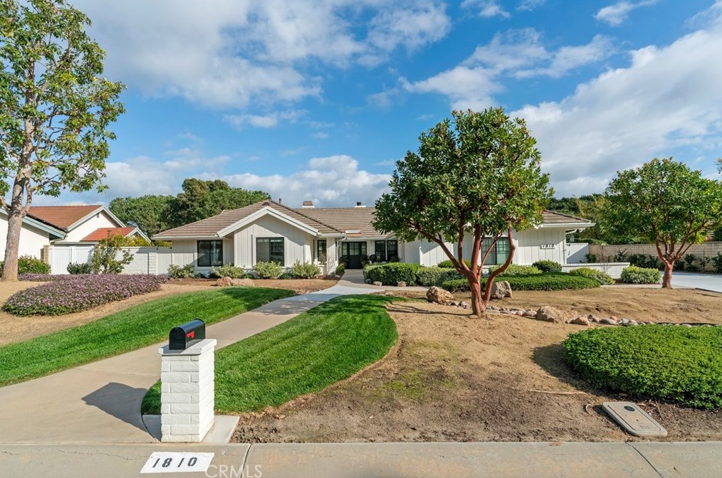 1810 Via Latina Dr, Camarillo CA  93012-8826 exterior