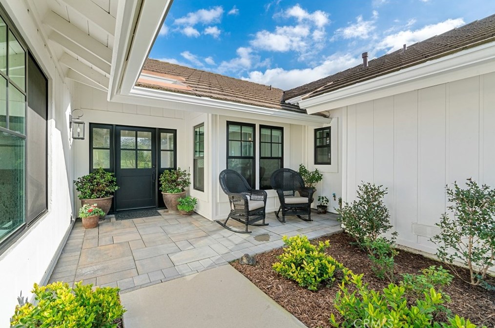 1810 Via Latina Dr, Camarillo CA  93012-8826 exterior