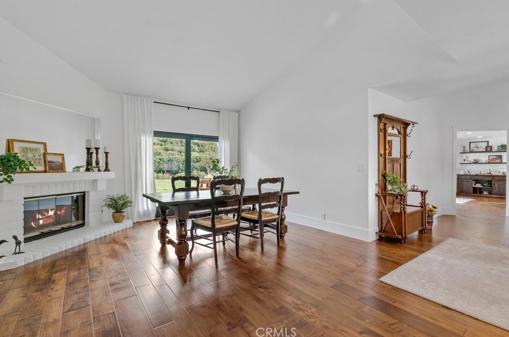 1810 Via Latina Dr, Camarillo CA  93012-8826 exterior