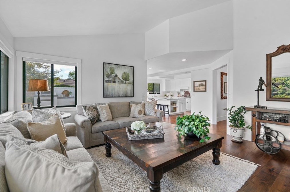 1810 Via Latina Dr, Camarillo CA  93012-8826 exterior