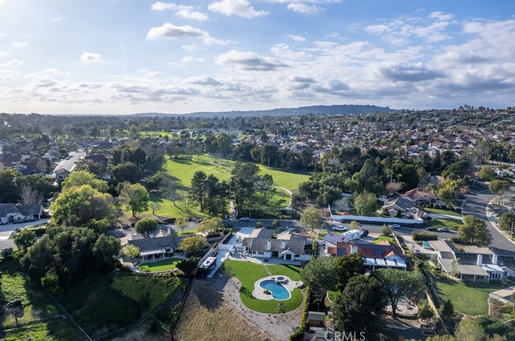 1810 Via Latina Dr, Camarillo CA  93012-8826 exterior