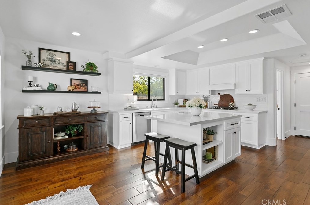 1810 Via Latina Dr, Camarillo CA  93012-8826 exterior