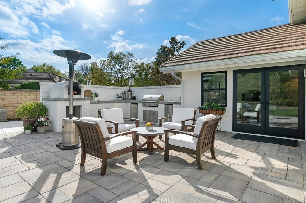 1810 Via Latina Dr, Camarillo CA  93012-8826 exterior