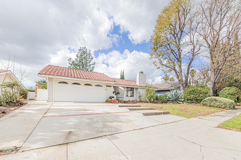 10947 Lindley Ave, San Fernando, CA 91344