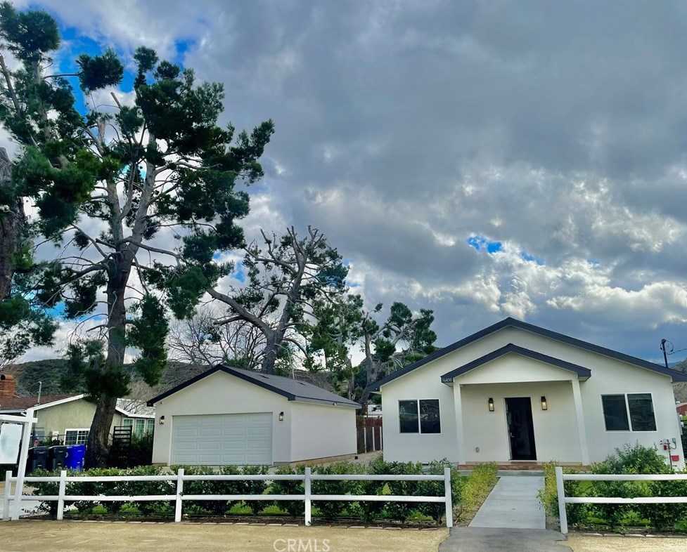 16430 Lost Canyon Rd, Santa Clarita, CA 91387-2120