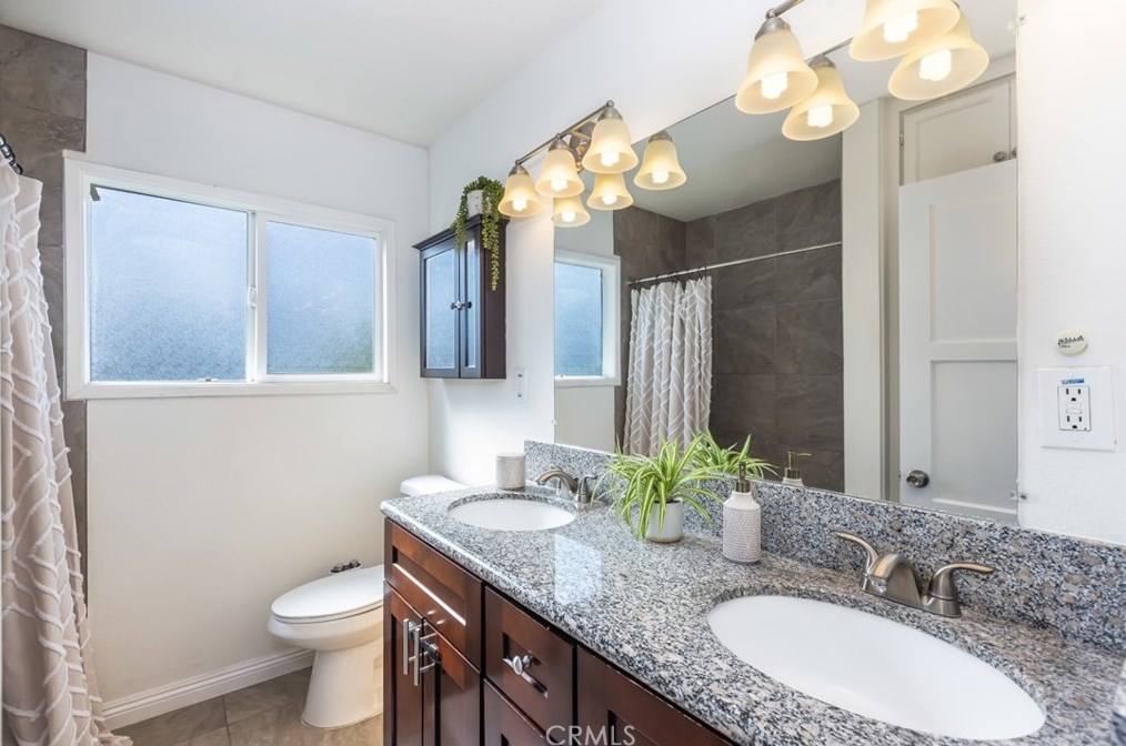 14300 Parthenia St, Van Nuys CA  91402-3209 exterior