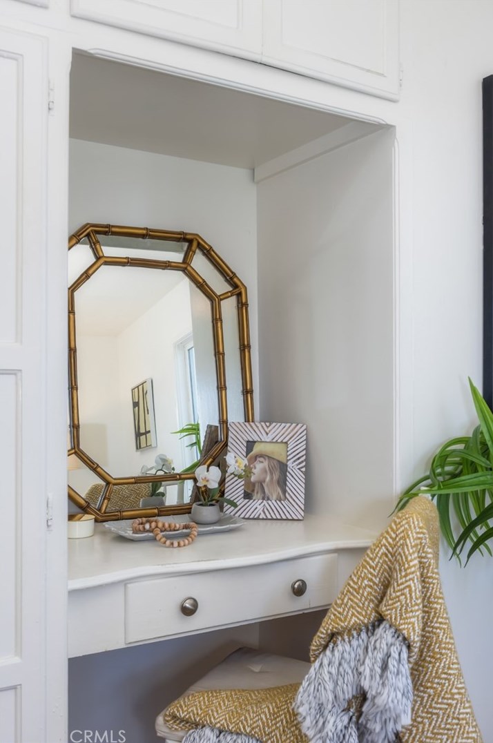 14300 Parthenia St, Van Nuys CA  91402-3209 exterior