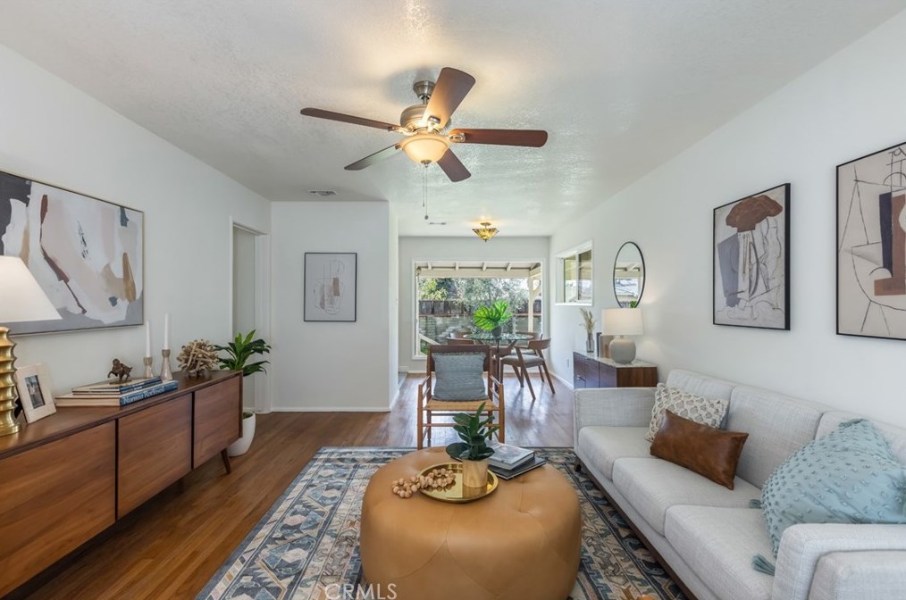 14300 Parthenia St, Van Nuys CA  91402-3209 exterior