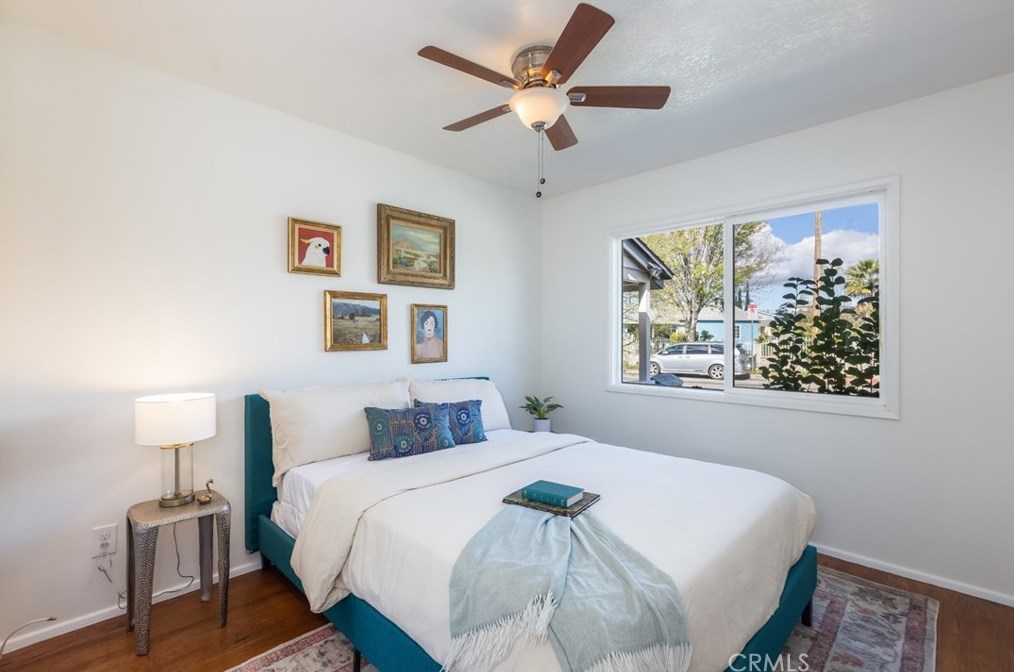 14300 Parthenia St, Van Nuys CA  91402-3209 exterior