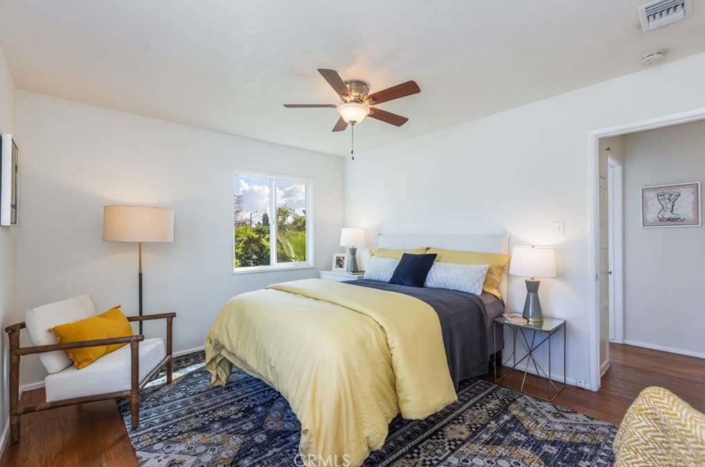 14300 Parthenia St, Van Nuys CA  91402-3209 exterior