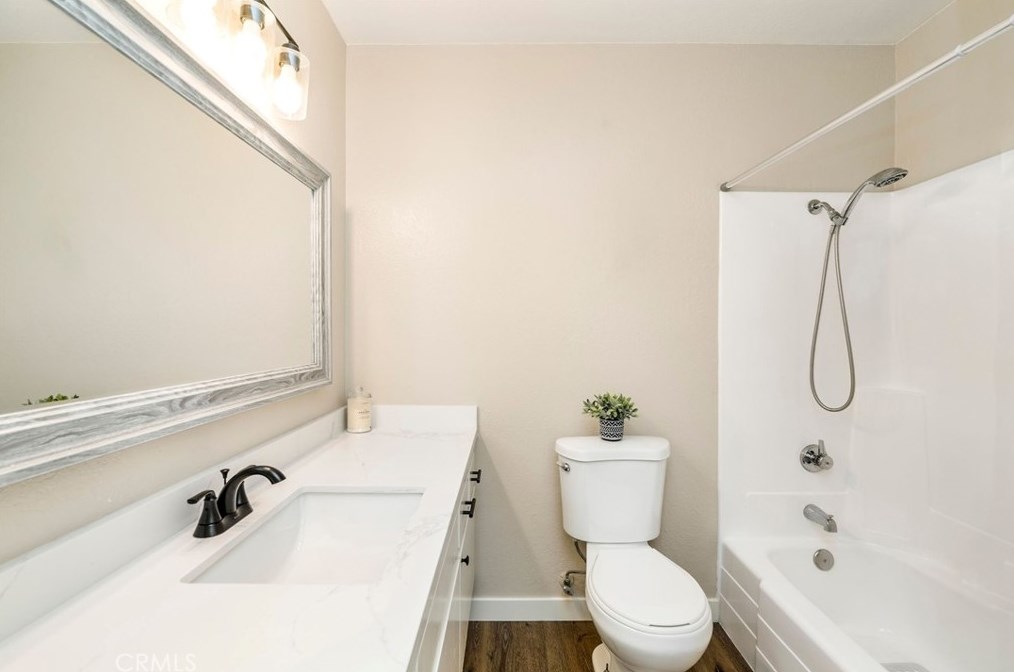1209 Ramona Dr, Thousand Oaks CA  91320-3534 exterior