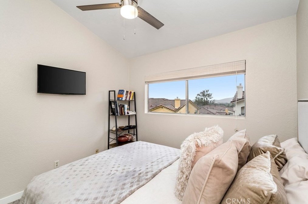 1209 Ramona Dr, Thousand Oaks CA  91320-3534 exterior