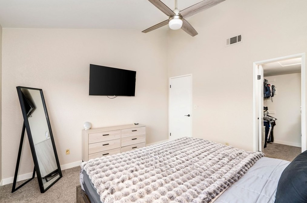 1209 Ramona Dr, Thousand Oaks CA  91320-3534 exterior