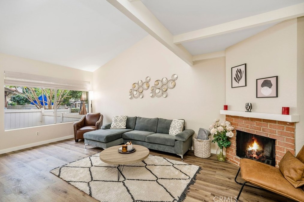 1209 Ramona Dr, Thousand Oaks CA  91320-3534 exterior