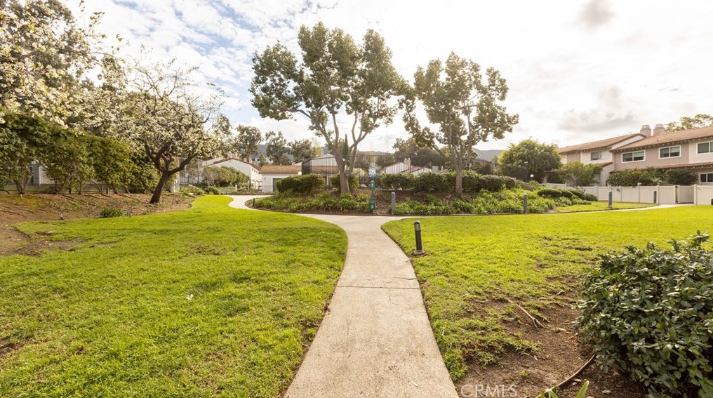 1209 Ramona Dr, Thousand Oaks CA  91320-3534 exterior