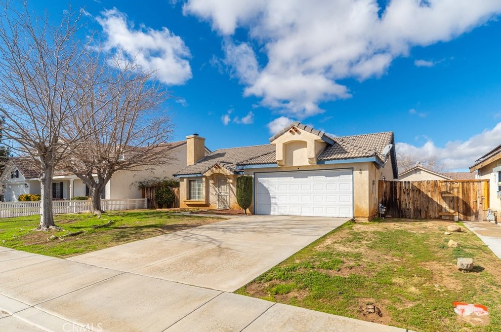 37015 Sylvan St, Palmdale, CA 93552