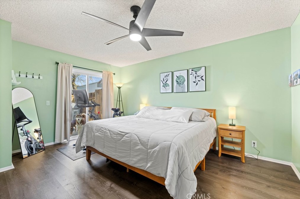 15704 Ada St, Santa Clarita CA  91387-1873 exterior