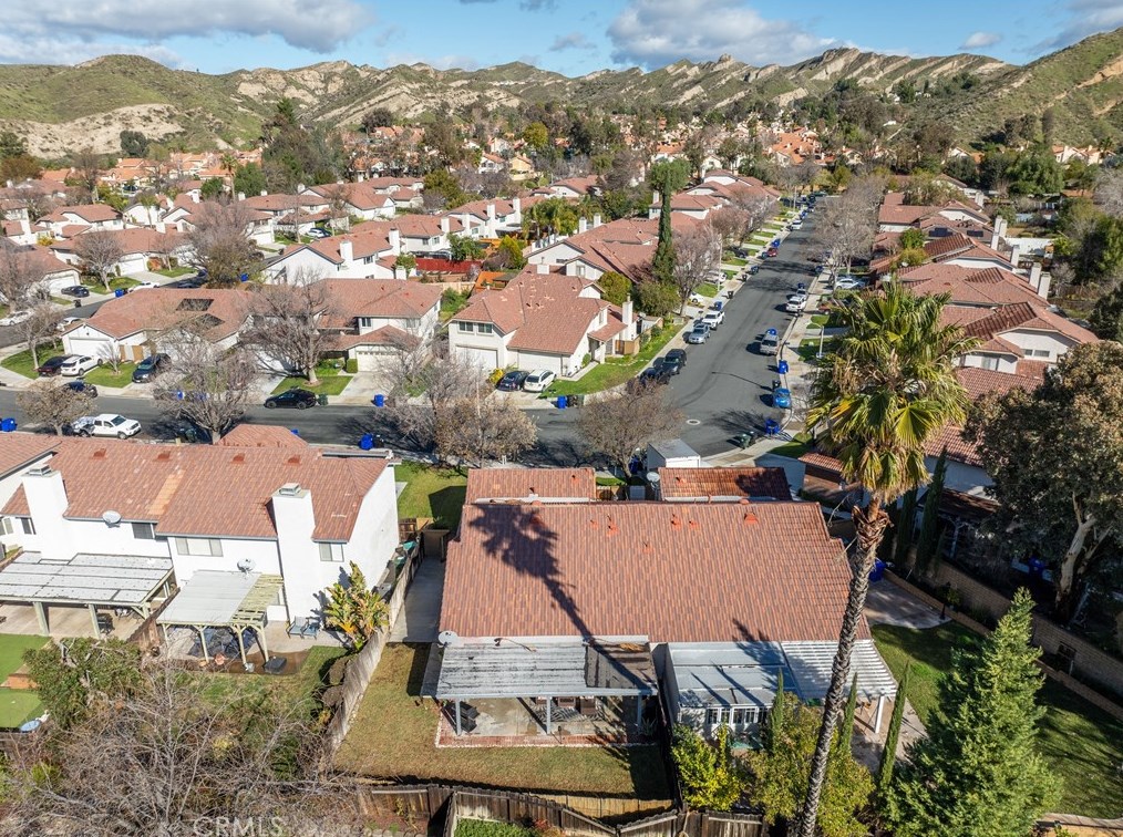 15704 Ada St, Santa Clarita CA  91387-1873 exterior