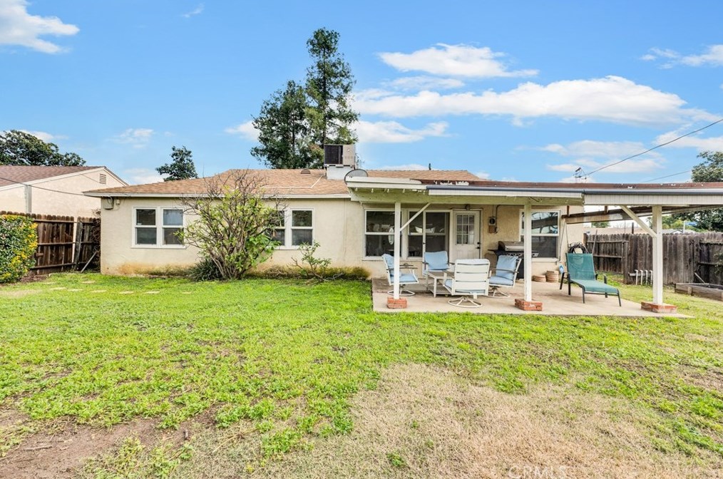 17869 Hemmingway St, Los Angeles CA  91335-2216 exterior