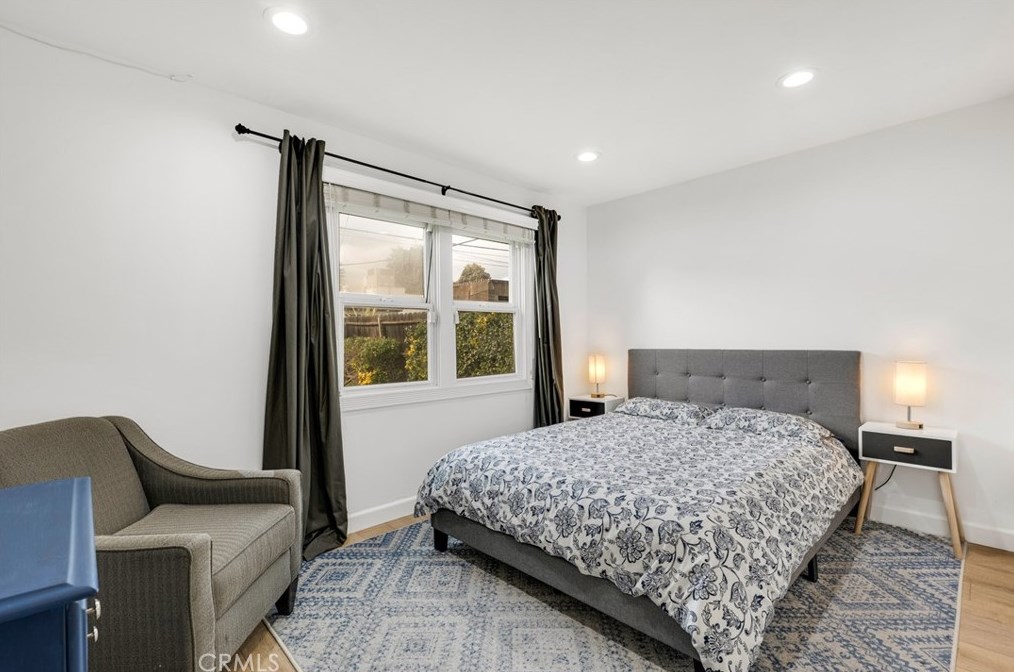 17869 Hemmingway St, Los Angeles CA  91335-2216 exterior