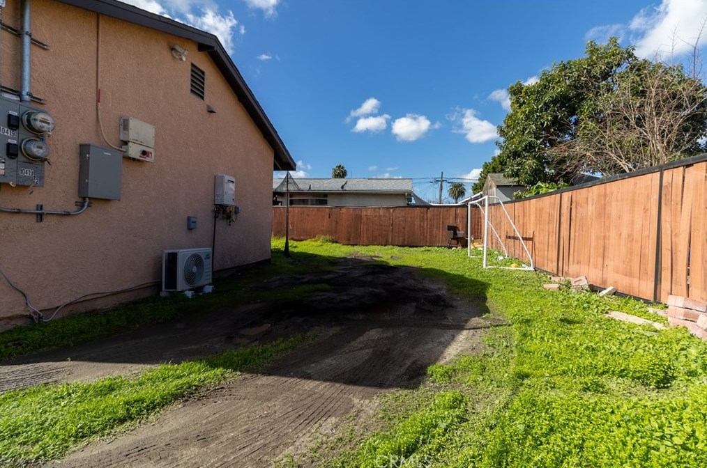 10419 Lou Dillon Ave, Los Angeles CA  90002-3751 exterior