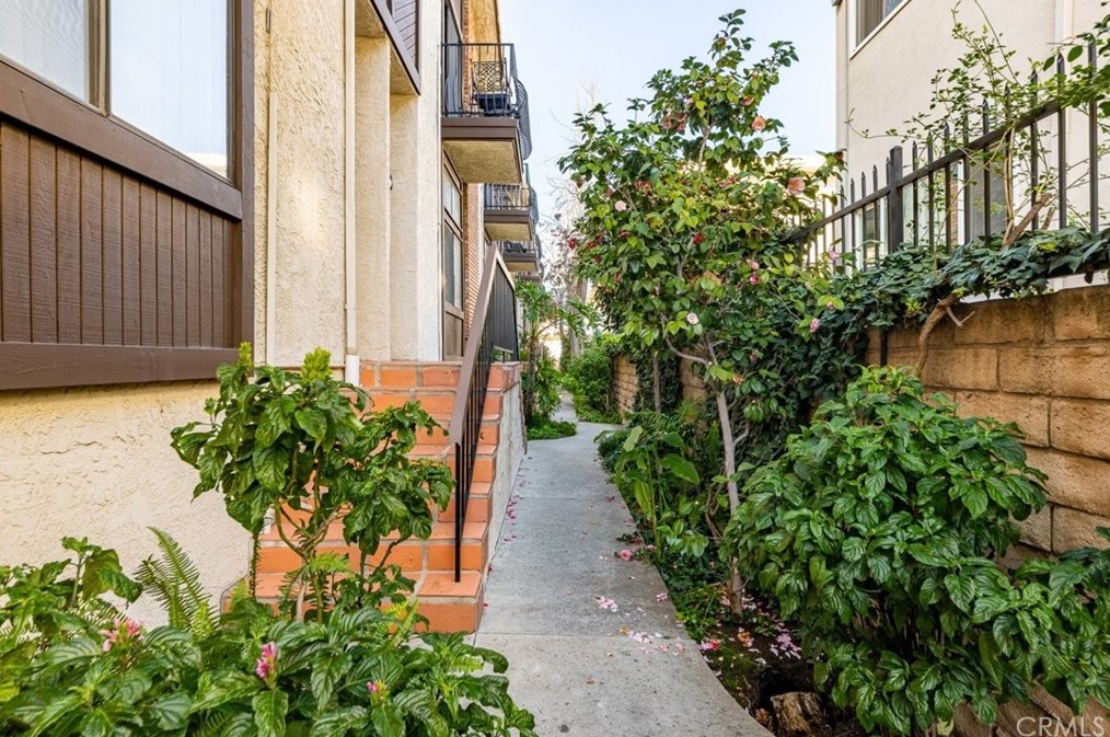 14937 Sherman Way #3, Van Nuys, CA 91405