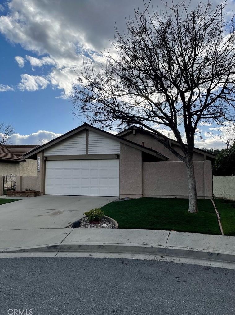 25753 Sarape Ct, Santa Clarita, CA 91355