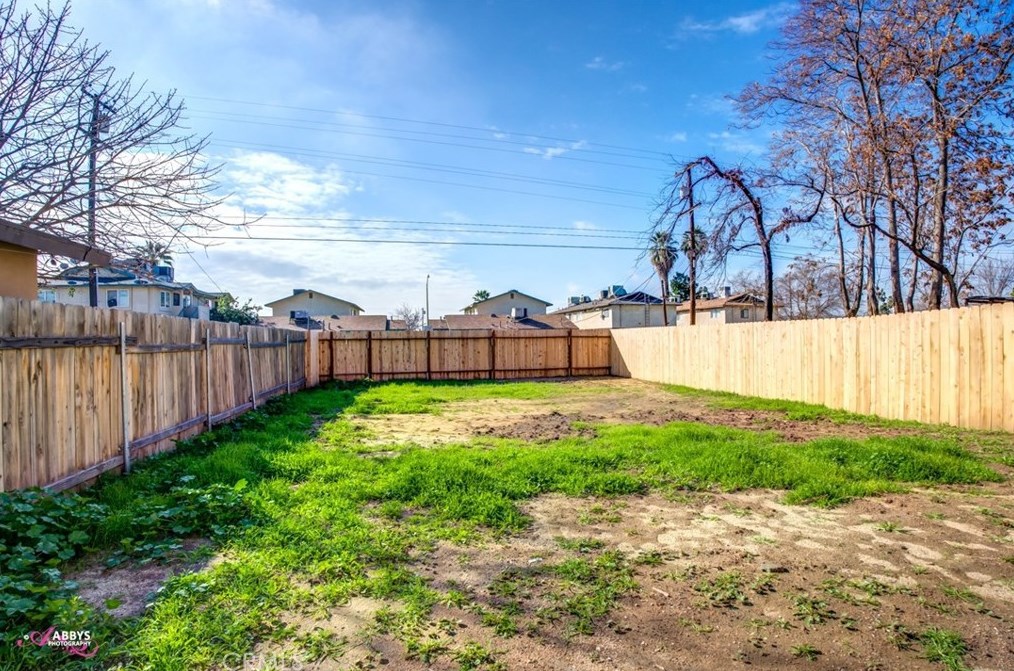 1409 Monterey St, Bakersfield CA  93306-5546 exterior