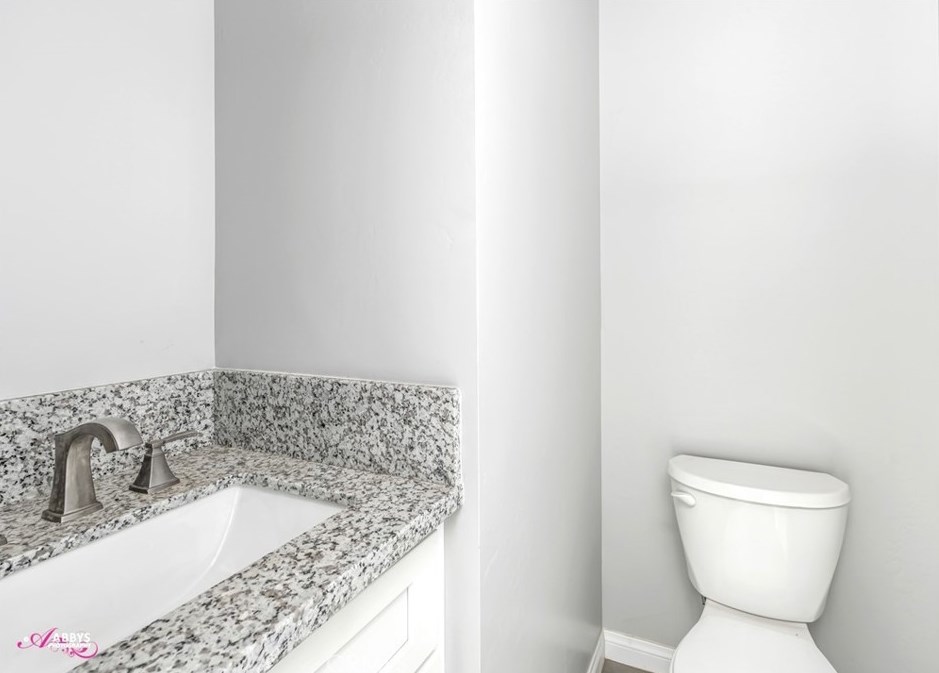 1409 Monterey St, Bakersfield CA  93306-5546 exterior