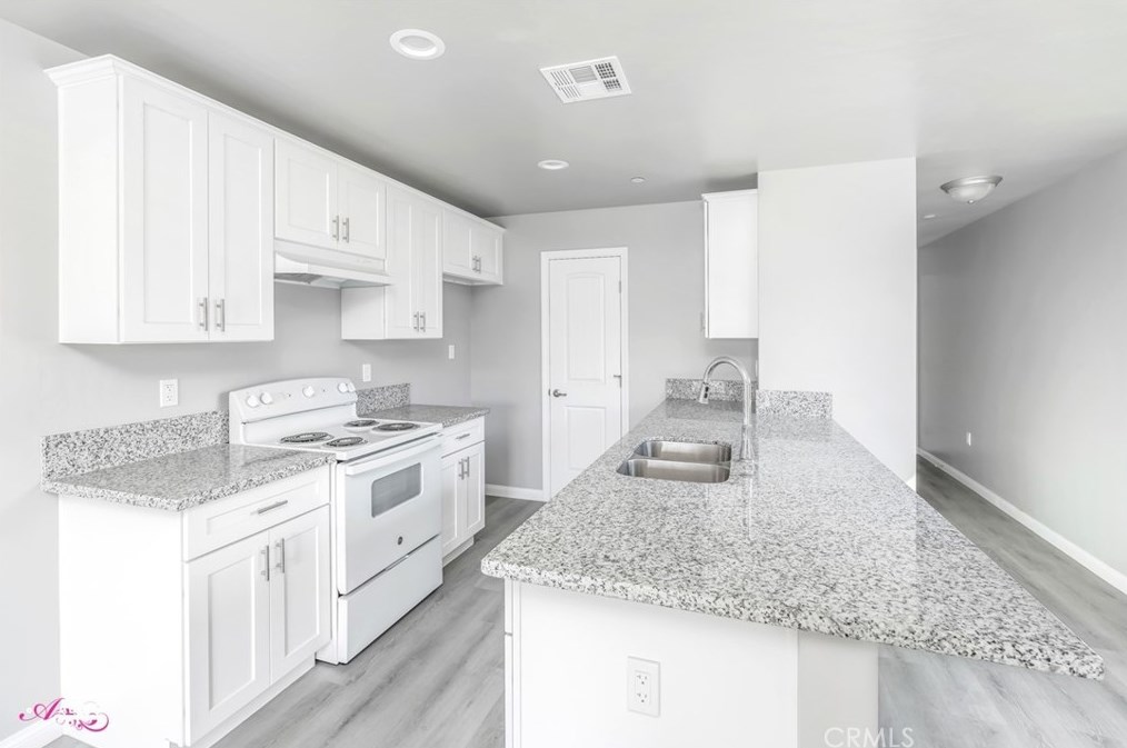 1409 Monterey St, Bakersfield CA  93306-5546 exterior