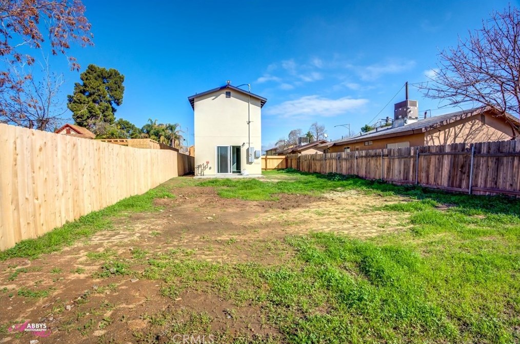 1409 Monterey St, Bakersfield CA  93306-5546 exterior