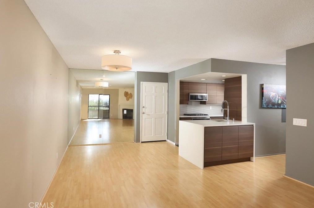 460 Oak Street #304, Glendale, CA 91204