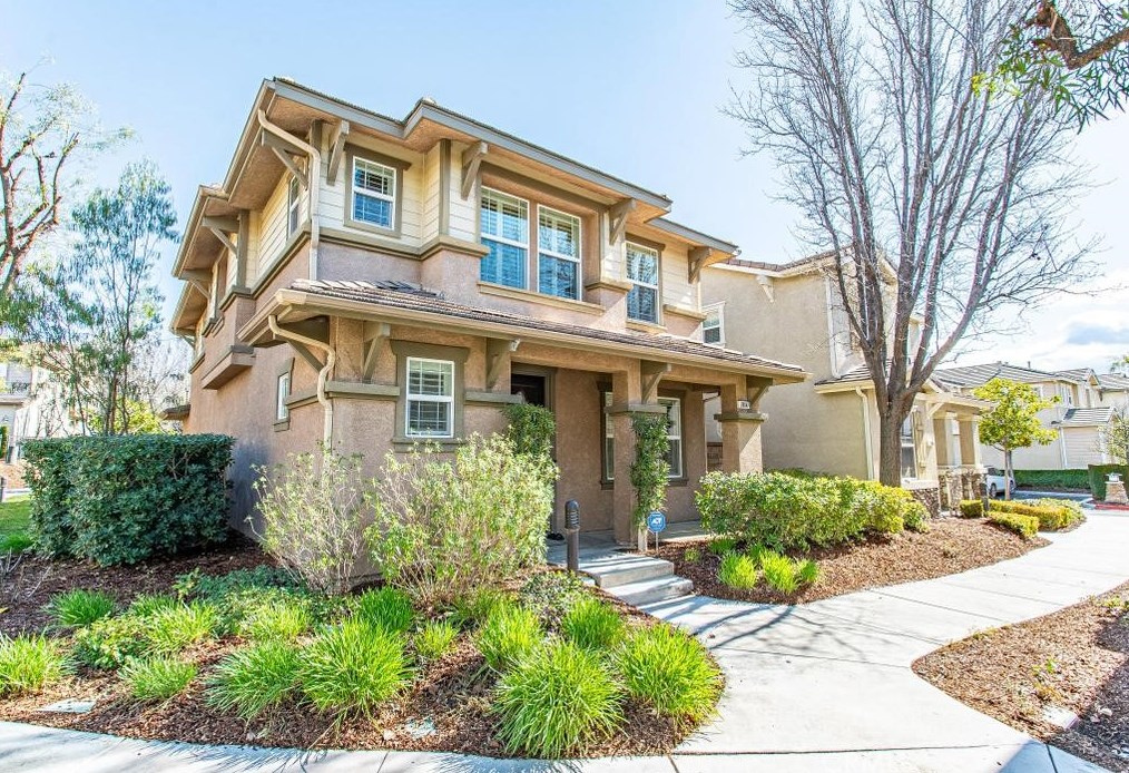 24047 Whitewater Dr, Santa Clarita, CA 91354-4936
