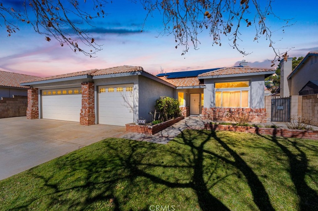 2527 Gemstone Ave, Palmdale, CA 93551-1556