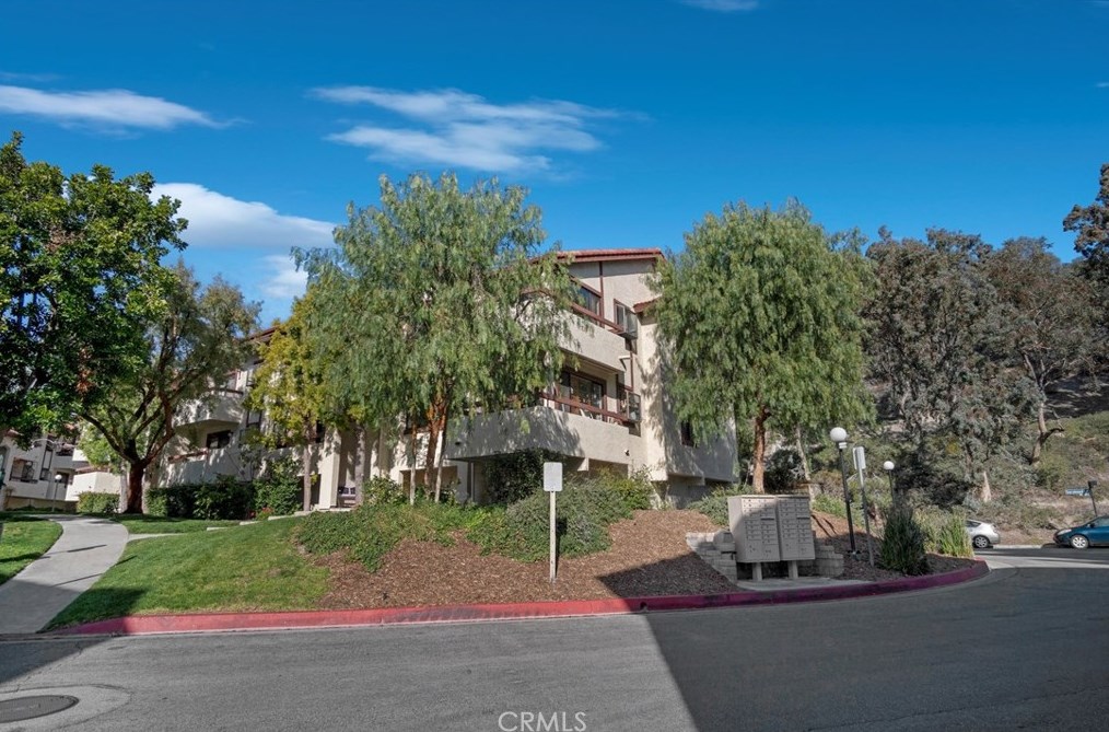 27915 Sarabande Ln, Santa Clarita, CA 91387-4339