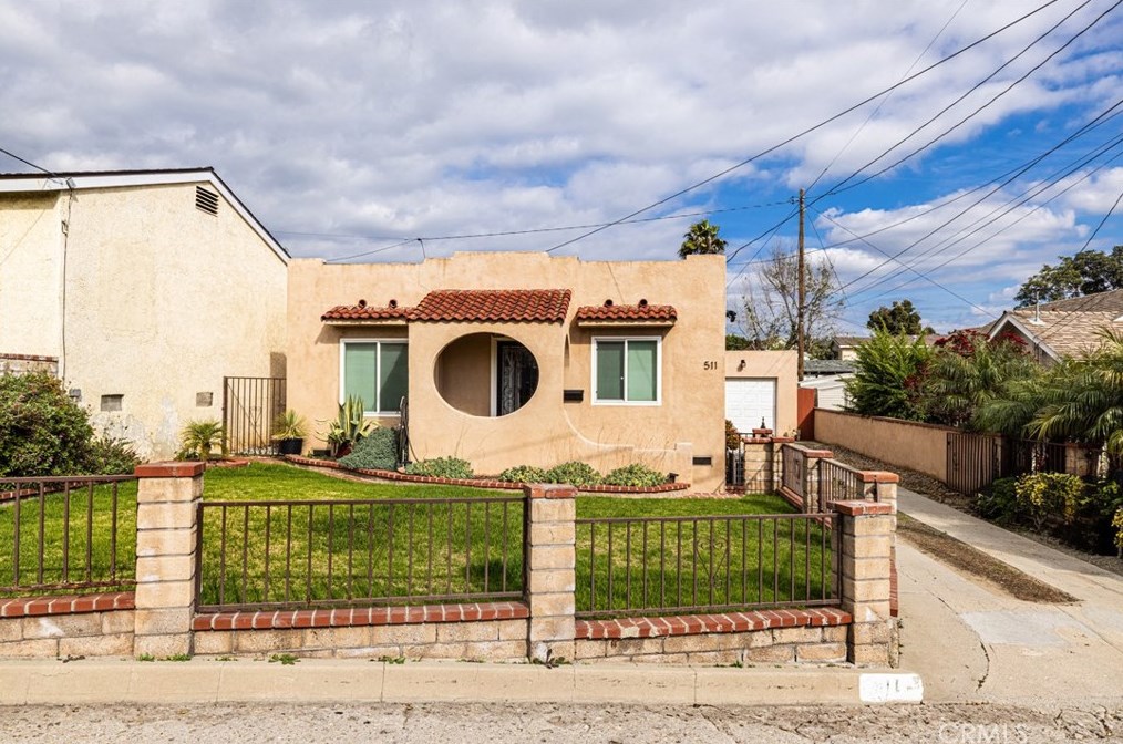 511 10th St, Santa Paula, CA 93060-1303