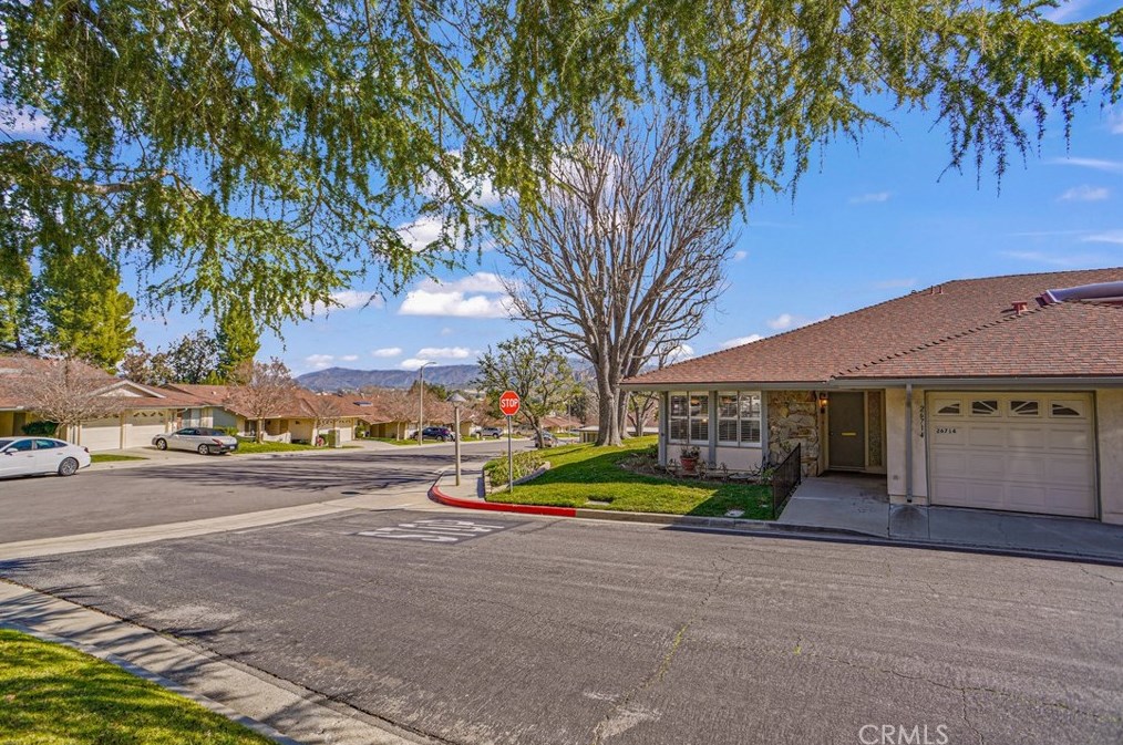 26714 Oak Pluma Ct, Santa Clarita, CA 91321-1441