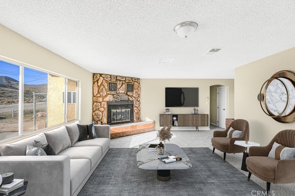 3685 20th St, Tropico Village, CA 93560