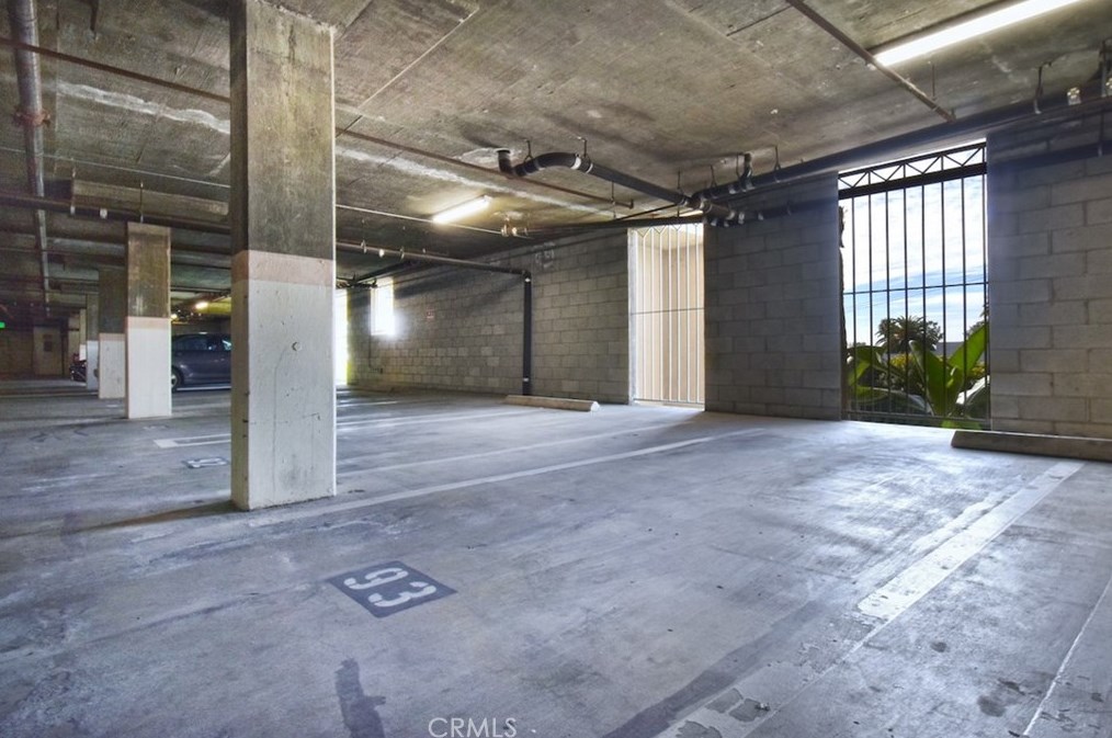 2222 Beachwood Dr, Los Angeles CA  90068-3079 exterior