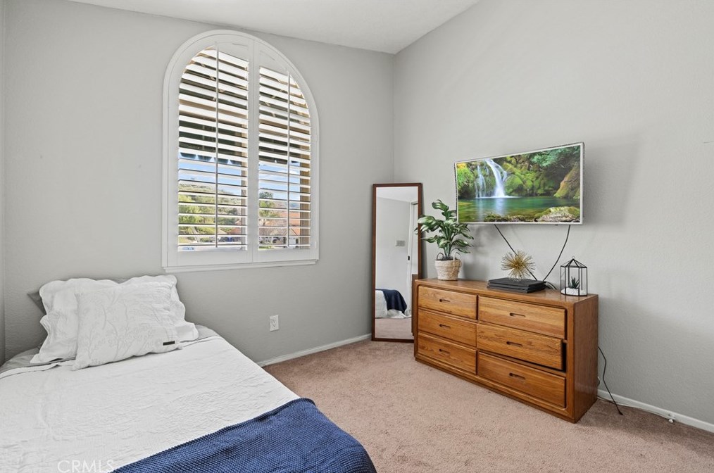 28877 Shadow Valley Ln, Santa Clarita CA  91390-1265 exterior