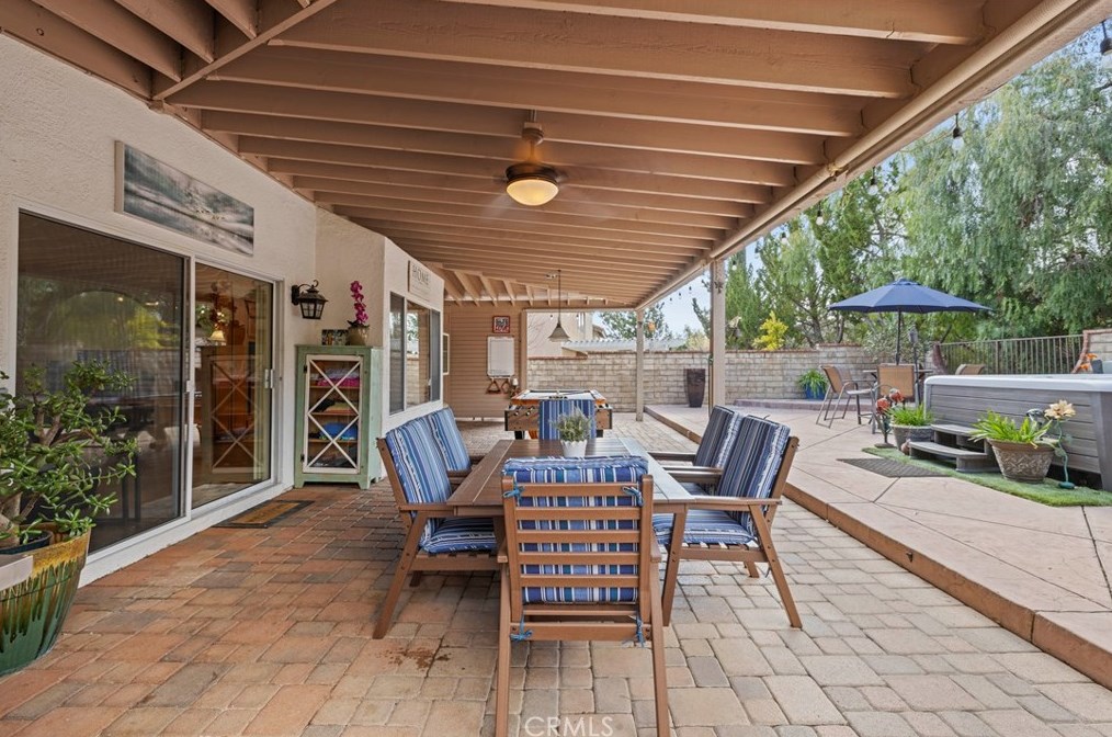 28877 Shadow Valley Ln, Santa Clarita CA  91390-1265 exterior