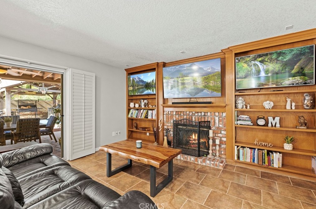 28877 Shadow Valley Ln, Santa Clarita CA  91390-1265 exterior