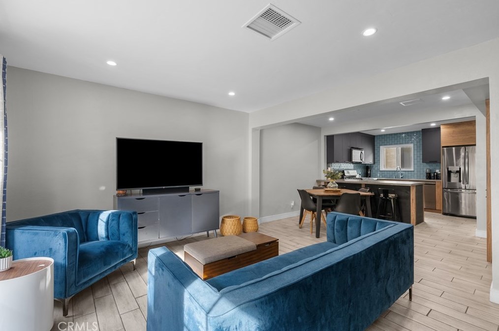 7422 Hazeltine Ave #5, Van Nuys, CA 91405