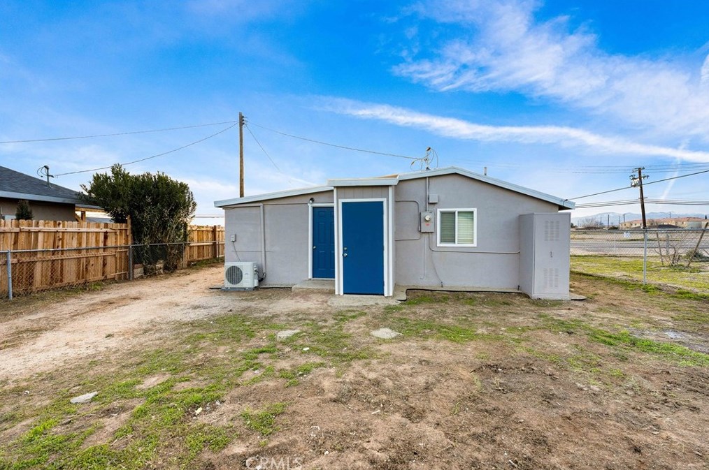 2836 Dixie St, Tropico Village CA  93560-6174 exterior