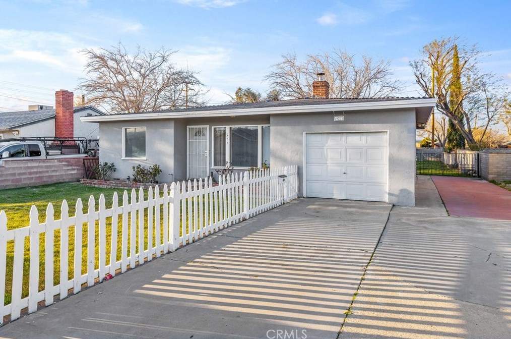 927 Norberry St, Lancaster, CA 93534-3418