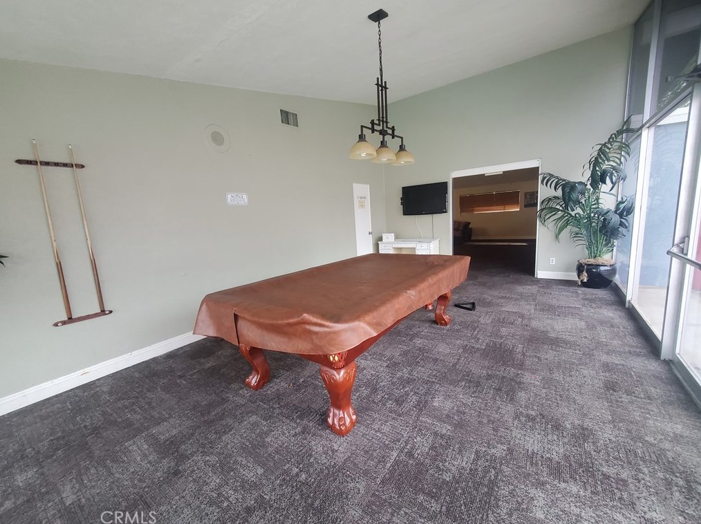 6545 Wilbur Ave, Los Angeles CA  91335-7601 exterior